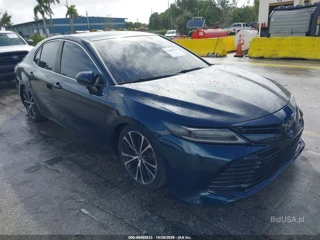 TOYOTA TOYOTA CAMRY SE