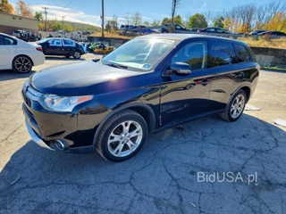 MITSUBISHI OUTLANDER SE