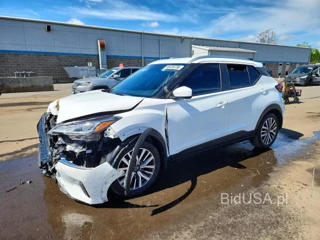 NISSAN KICKS SV