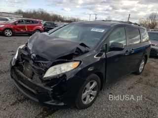 TOYOTA SIENNA LE