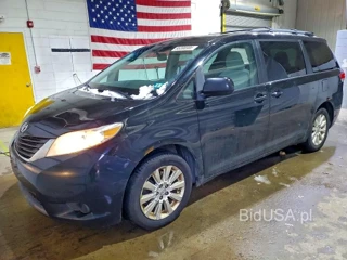 TOYOTA SIENNA LE