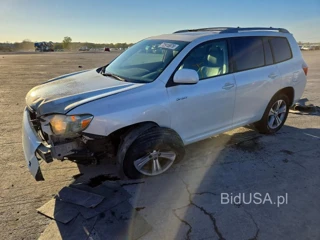 TOYOTA HIGHLANDER SPORT