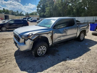 TOYOTA TACOMA SR5