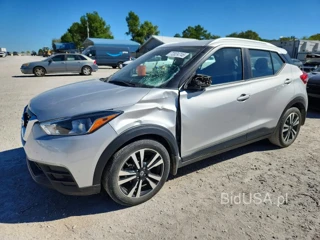 NISSAN KICKS SV