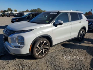 MITSUBISHI OUTLANDER SE