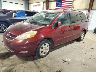 TOYOTA SIENNA XLE 7 PASSENGER