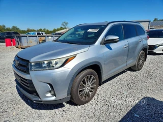 TOYOTA HIGHLANDER SE