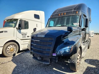 FREIGHTLINER CASCADIA 126