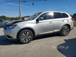 MITSUBISHI OUTLANDER SE