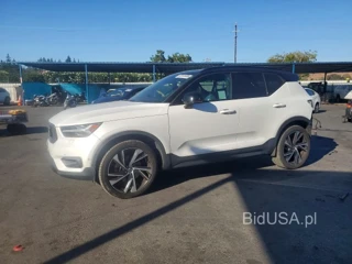 VOLVO XC40 T5 R-DESIGN