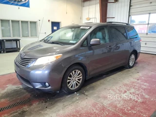 TOYOTA SIENNA XLE 8-PASSENGER