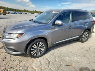 MITSUBISHI OUTLANDER SE
