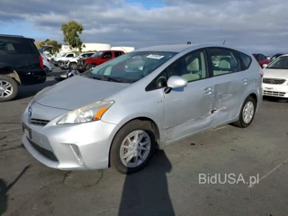 TOYOTA PRIUS V THREE