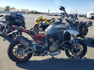 DUCATI MULTISTRADA V4