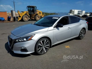 NISSAN ALTIMA SR