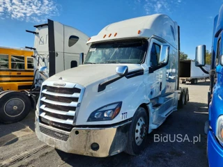 FREIGHTLINER CASCADIA 126