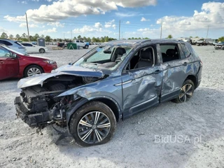 VOLKSWAGEN TIGUAN SE