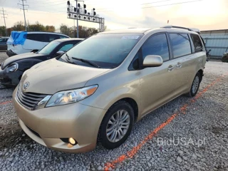 TOYOTA SIENNA XLE 8-PASSENGER