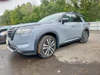 NISSAN PATHFINDER PLATINUM
