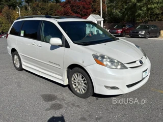 TOYOTA SIENNA XLE
