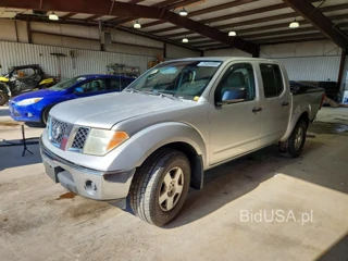 NISSAN FRONTIER SE