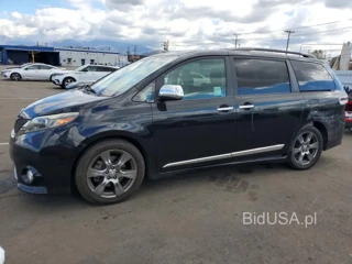 TOYOTA SIENNA SE