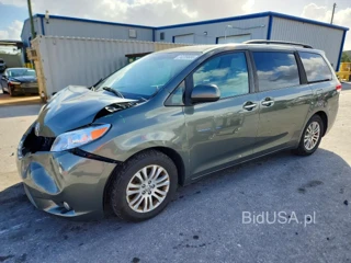 TOYOTA SIENNA XLE 8-PASSENGER