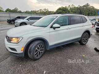 VOLKSWAGEN TIGUAN SE