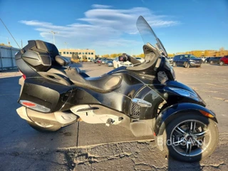 CAN-AM SPYDER ROADSTER RT