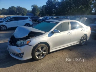 TOYOTA CAMRY SE V6