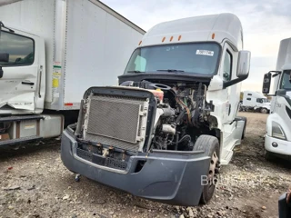 FREIGHTLINER CASCADIA 126