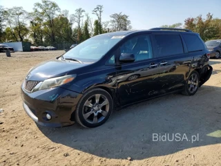 TOYOTA SIENNA SE