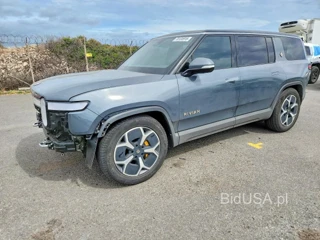 RIVIAN R1S ADVENTURE