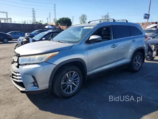 TOYOTA HIGHLANDER XLE
