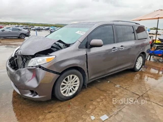 TOYOTA SIENNA XLE 8-PASSENGER