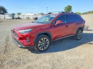 TOYOTA RAV4 XLE PREMIUM