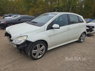 MERCEDES-BENZ B200