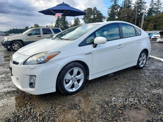 TOYOTA PRIUS V