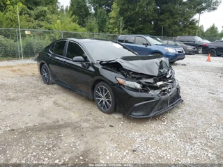 TOYOTA TOYOTA CAMRY SE