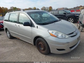 TOYOTA TOYOTA SIENNA CE