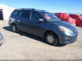 TOYOTA TOYOTA SIENNA LE