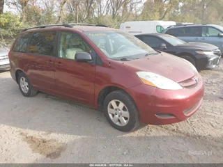 TOYOTA TOYOTA SIENNA LE