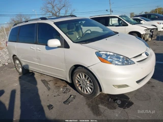 TOYOTA TOYOTA SIENNA XLE