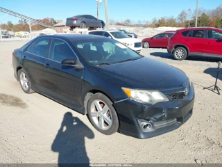 TOYOTA TOYOTA CAMRY SE