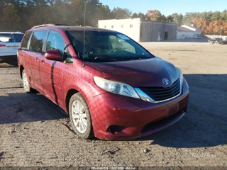 TOYOTA TOYOTA SIENNA LE