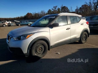 NISSAN KICKS S