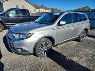 MITSUBISHI OUTLANDER SE