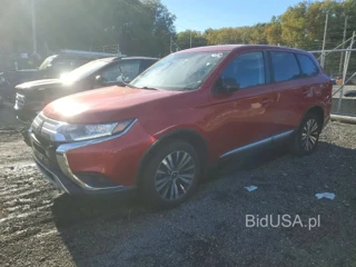 MITSUBISHI OUTLANDER SE