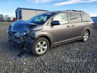 TOYOTA SIENNA LE