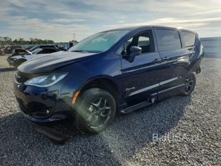 CHRYSLER PACIFICA TOURING PLUS